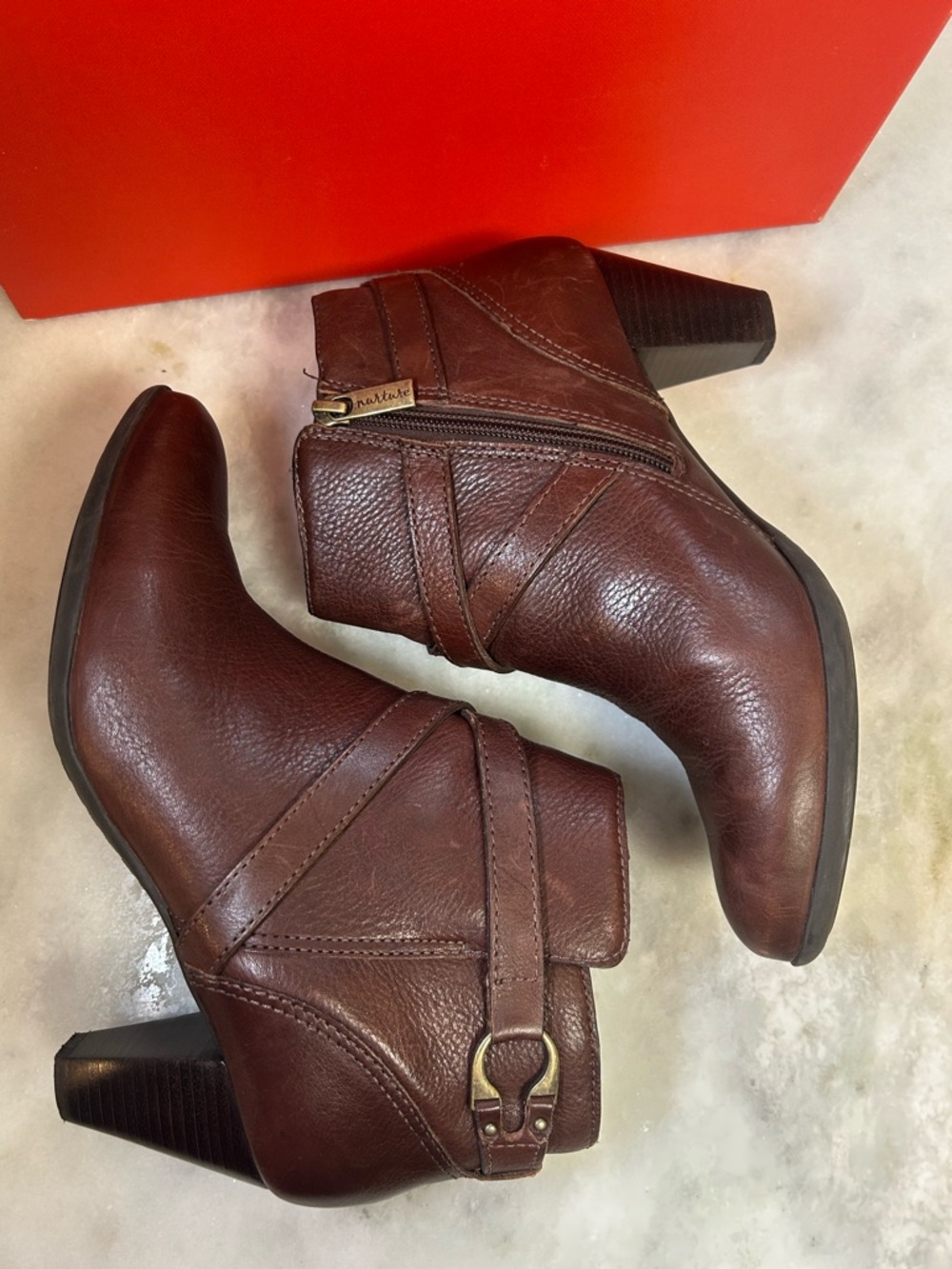 Nurture “Jerilyn” Women's Brown Leather Ankle Boots w/  Heel 8.5